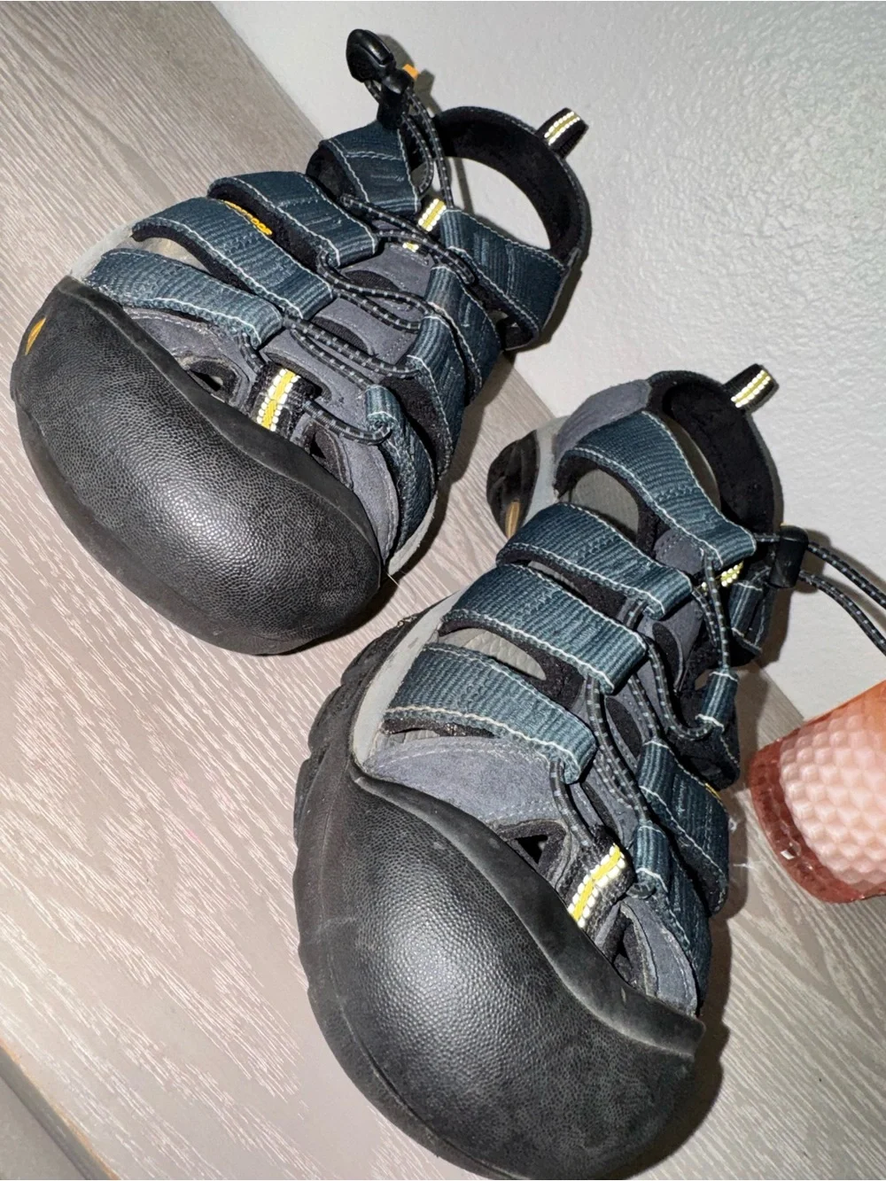 KEEN Men’s Newport H2 Closed Toe Water Hiking Sandal Navy Blue Gray Sz 10
